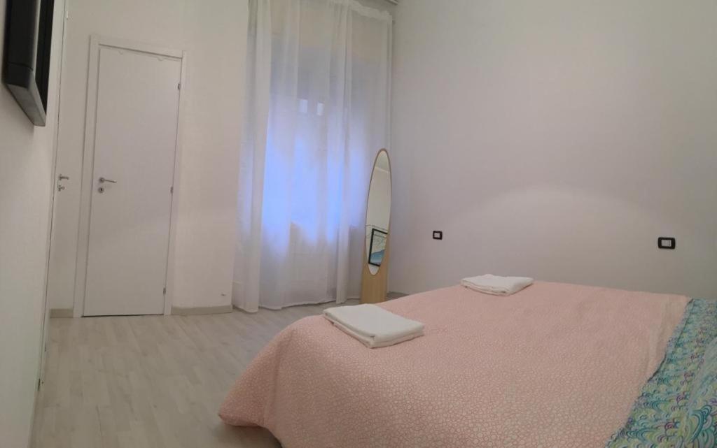 Milan Nice Flat In Red Metro Bagian luar foto