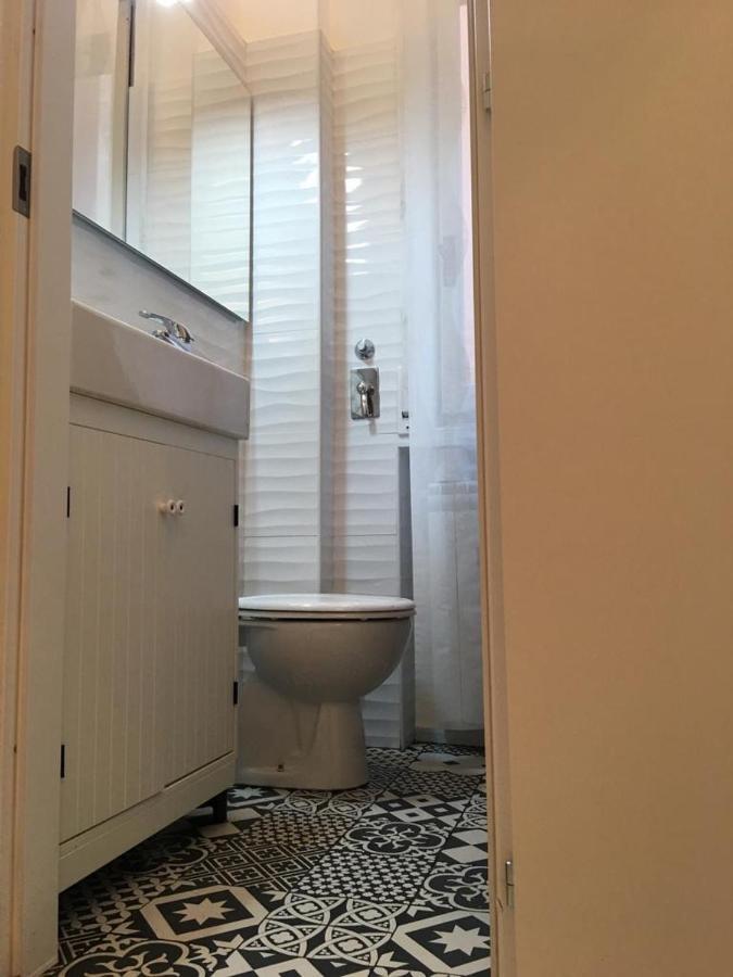 Milan Nice Flat In Red Metro Bagian luar foto